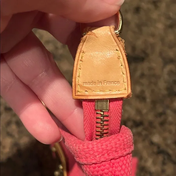 Louis Vuitton Antigua Pochette Plat PM Pouch - Picture 5 of 14